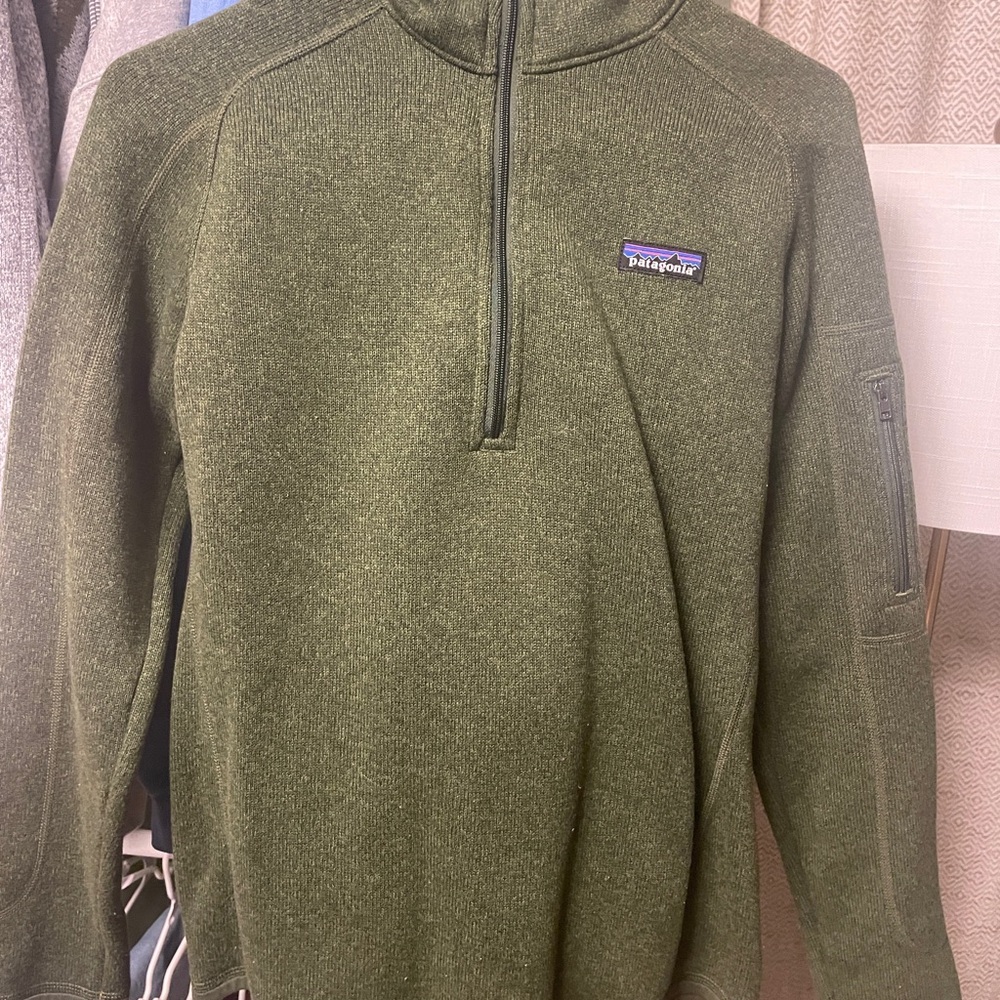 Patagonia women’s’ Forest Green Fleece Jacket